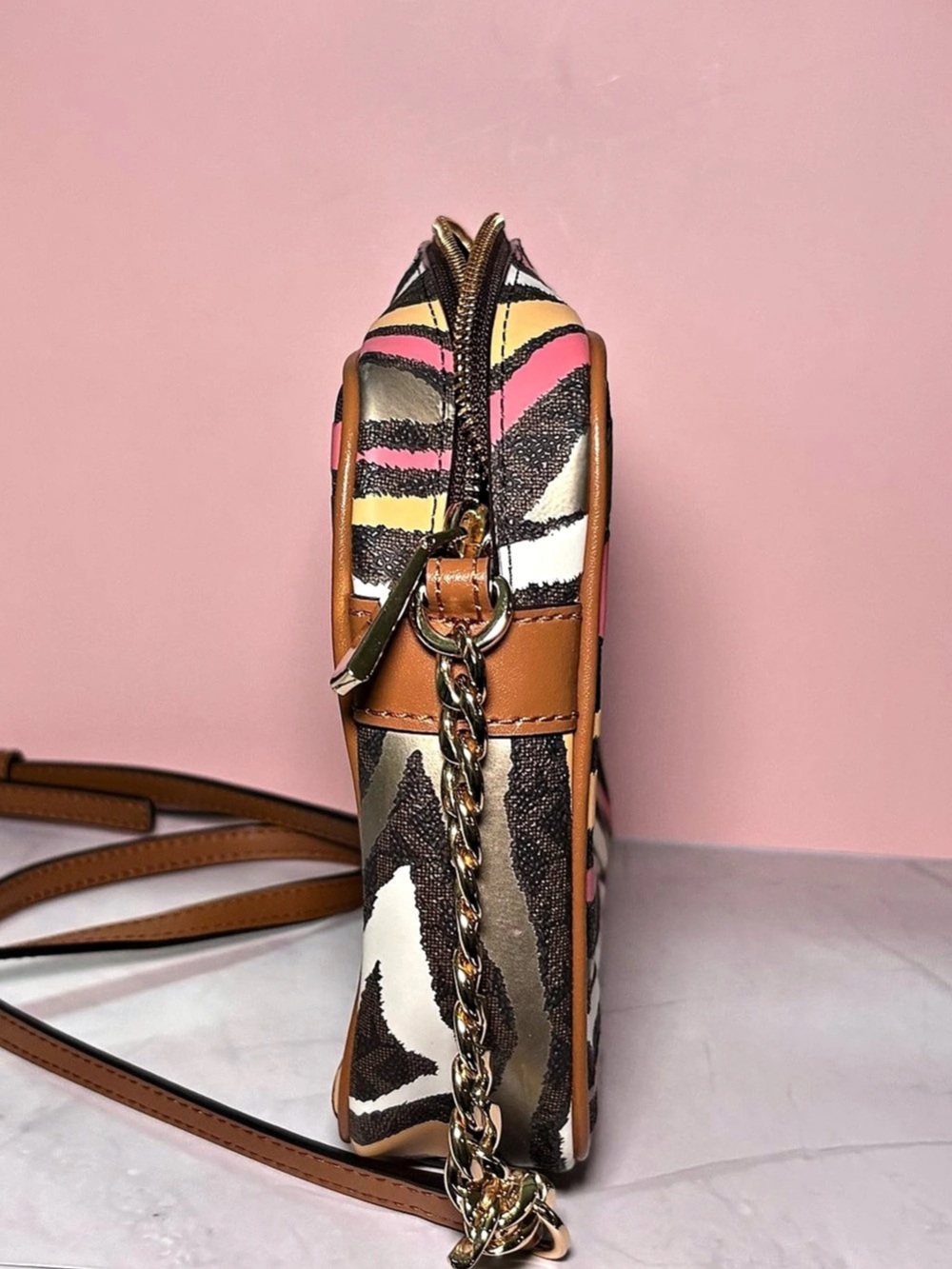 🦓 Michael Kors Multicolor Zebra Print Crossbody Bag - Picture 5 of 14